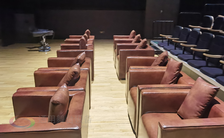 夯實城市文化產(chǎn)業(yè)基礎(chǔ)，提升城市文化內(nèi)涵！泰州通用舞臺阻燃幕布承接羊城南湖劇院項目順利完工！