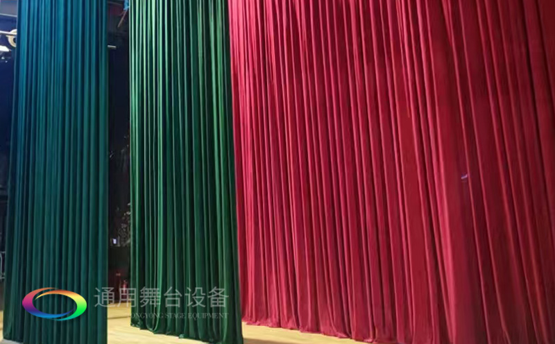 助力教育領(lǐng)域舞臺建設，推動校園文化發(fā)展！星海中學報告廳舞臺阻燃幕布建設項目
